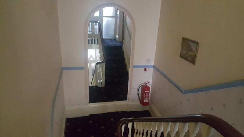 Tuxford House Hotel - Lobi