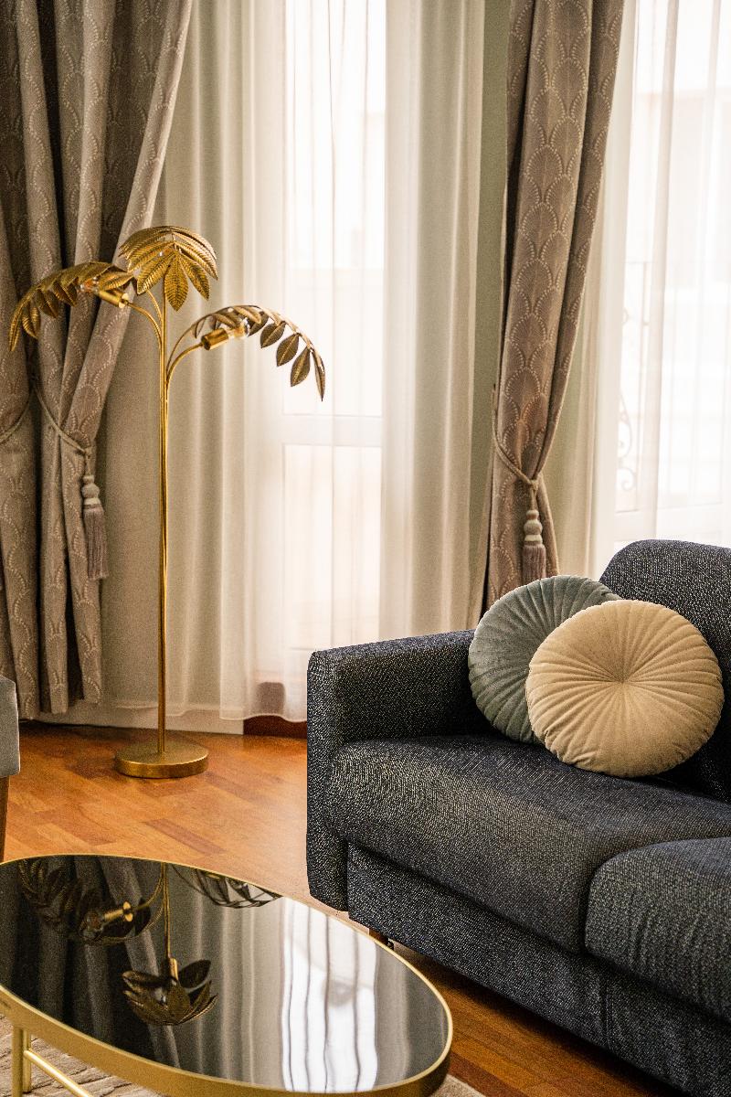 Queen's Court Hotel and Residence - Oda