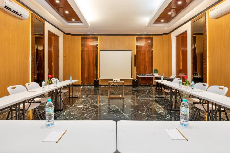 Boss Legian Hotel Powered by Archipelago - Toplantı