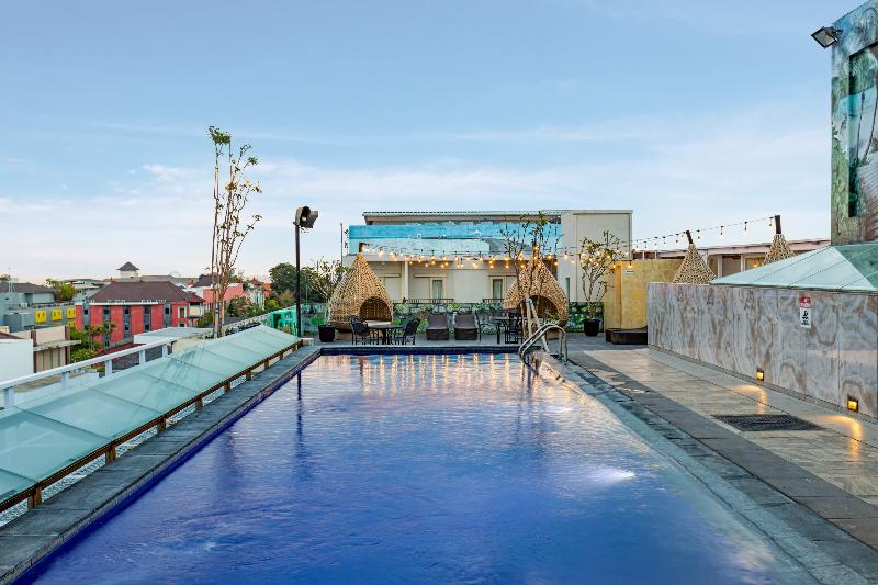 Boss Legian Hotel Powered by Archipelago - Havuz
