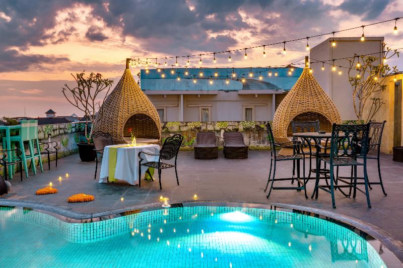Boss Legian Hotel Powered by Archipelago - Havuz