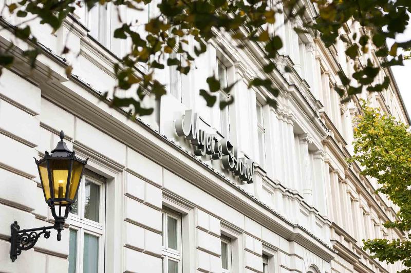 Myer's Berlin - Genel