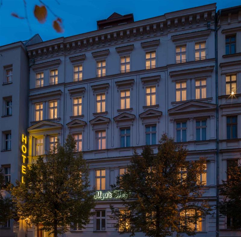 Myer's Berlin - Genel