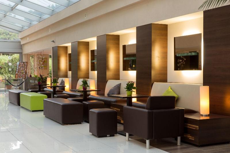CE Plaza Hotel - Lobi