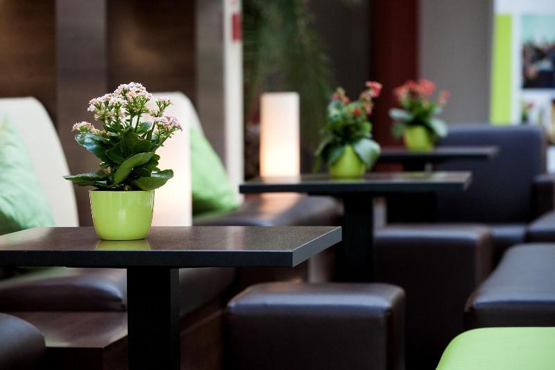 CE Plaza Hotel - Lobi