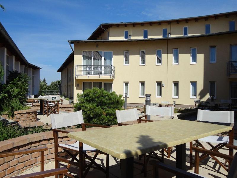 CE Plaza Hotel - Genel
