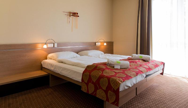 CE Plaza Hotel - Oda