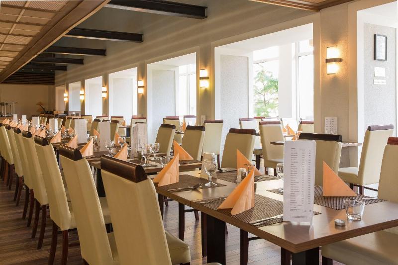 CE Plaza Hotel - Restoran