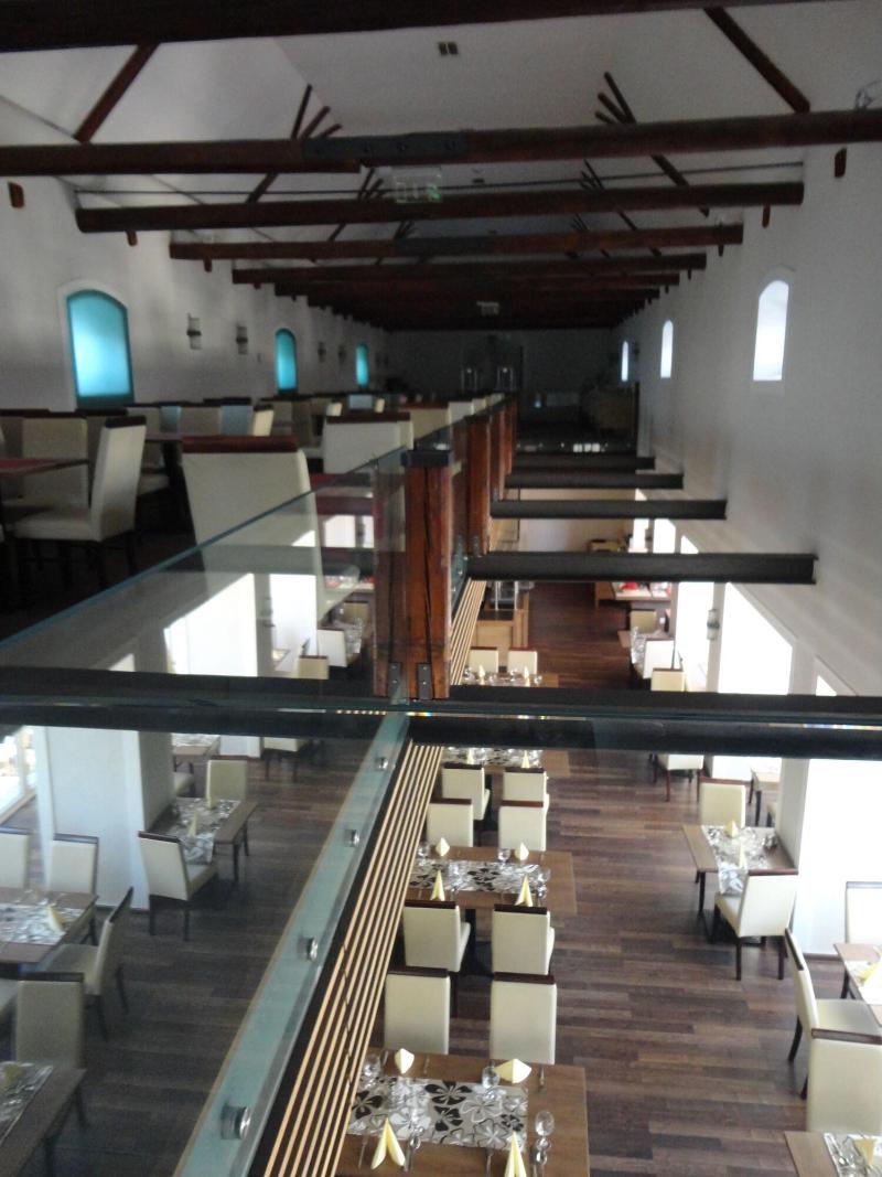 CE Plaza Hotel - Restoran