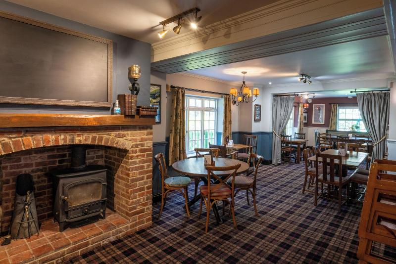The Avon Causeway Hotel- Inn - Bar