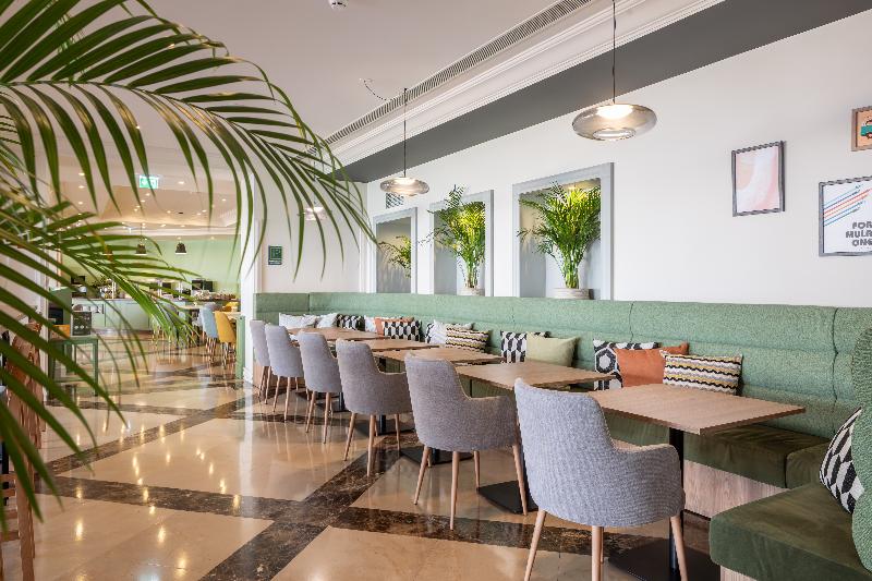 Holiday Inn Algarve Albufeira, an IHG Hotel - Bar