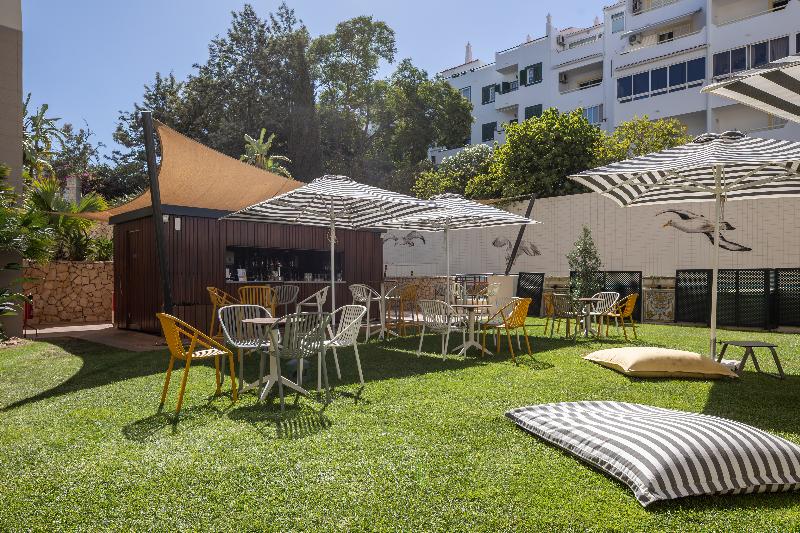 Holiday Inn Algarve Albufeira, an IHG Hotel - Bar