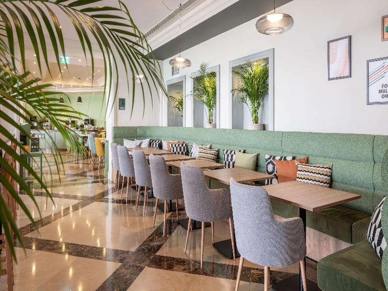 Holiday Inn Algarve Albufeira, an IHG Hotel - Bar