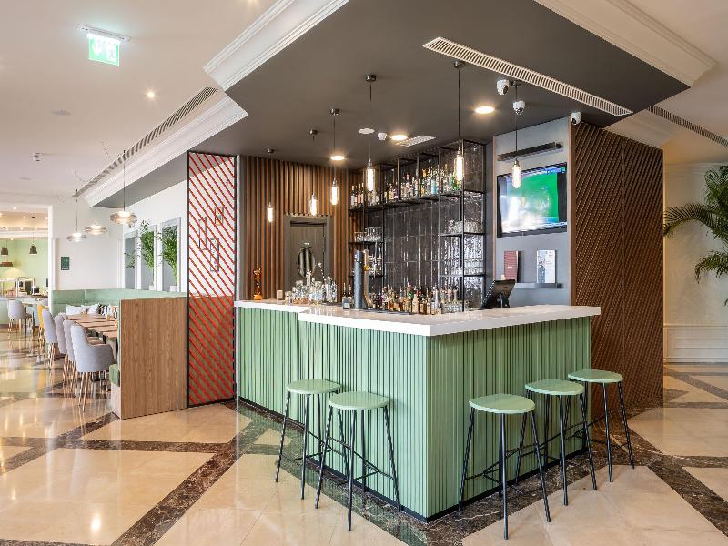 Holiday Inn Algarve Albufeira, an IHG Hotel - Bar