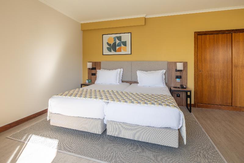 Holiday Inn Algarve Albufeira, an IHG Hotel - Oda