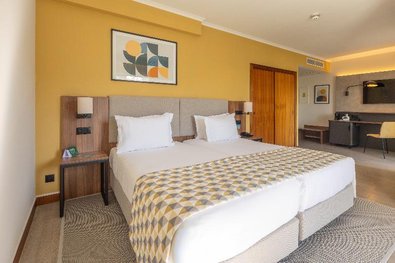 Holiday Inn Algarve Albufeira, an IHG Hotel - Oda