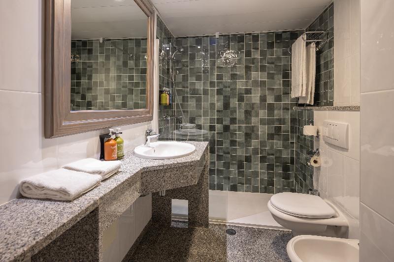 Holiday Inn Algarve Albufeira, an IHG Hotel - Oda