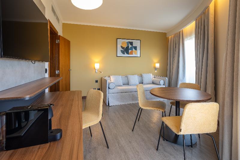 Holiday Inn Algarve Albufeira, an IHG Hotel - Oda