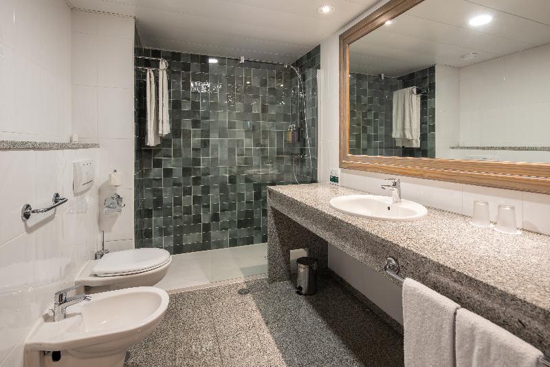 Holiday Inn Algarve Albufeira, an IHG Hotel - Oda