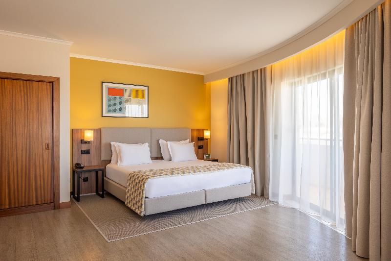 Holiday Inn Algarve Albufeira, an IHG Hotel - Oda