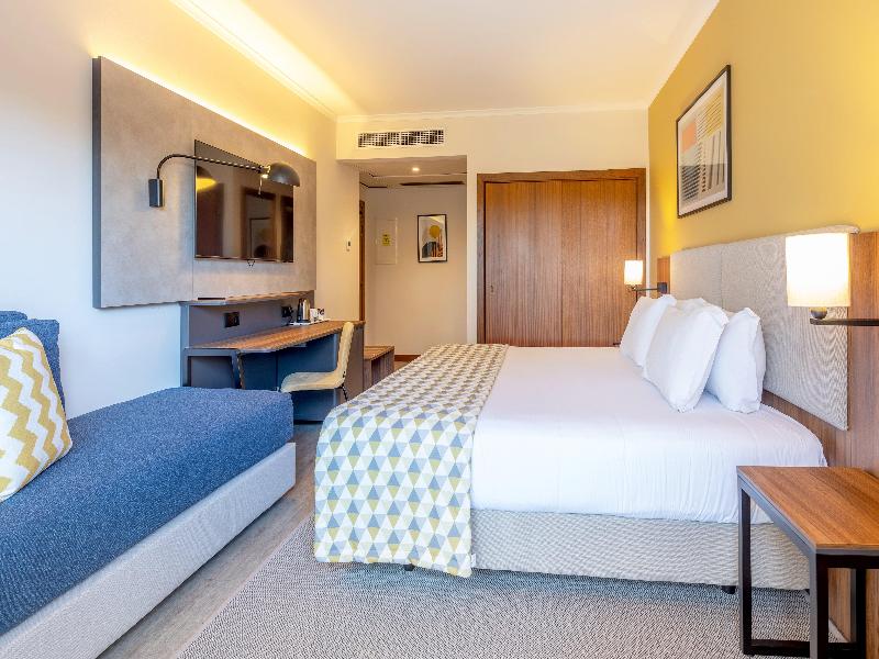 Holiday Inn Algarve Albufeira, an IHG Hotel - Oda