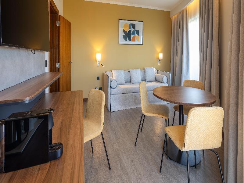 Holiday Inn Algarve Albufeira, an IHG Hotel - Oda