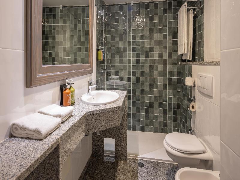 Holiday Inn Algarve Albufeira, an IHG Hotel - Oda