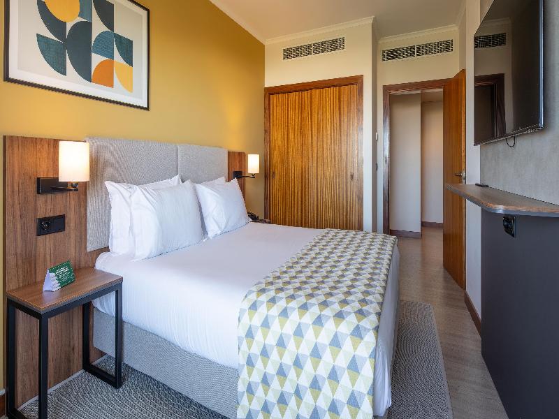 Holiday Inn Algarve Albufeira, an IHG Hotel - Oda