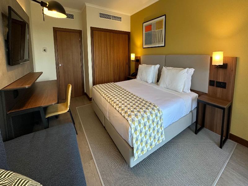 Holiday Inn Algarve Albufeira, an IHG Hotel - Oda