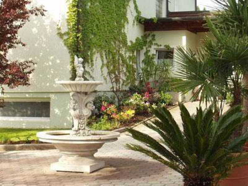 Villa Flora otel fotoğrafı