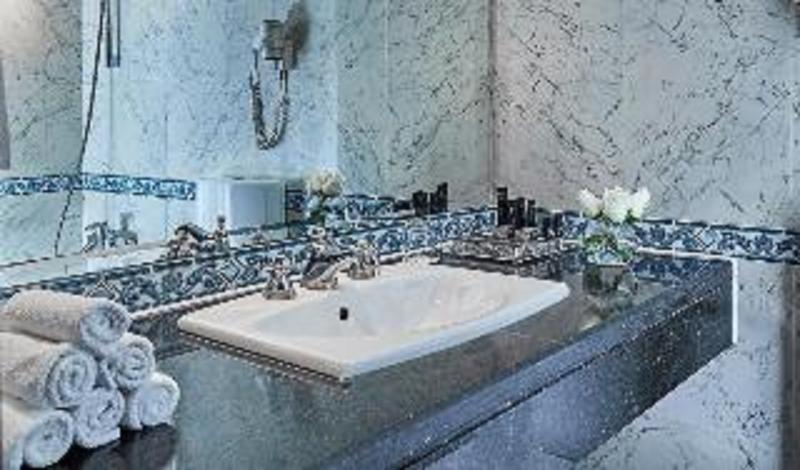Triumph Plaza Hotel - Oda