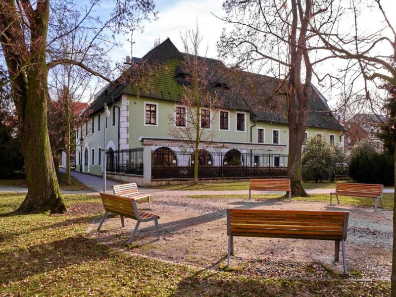 LH Hotel Gold - Genel