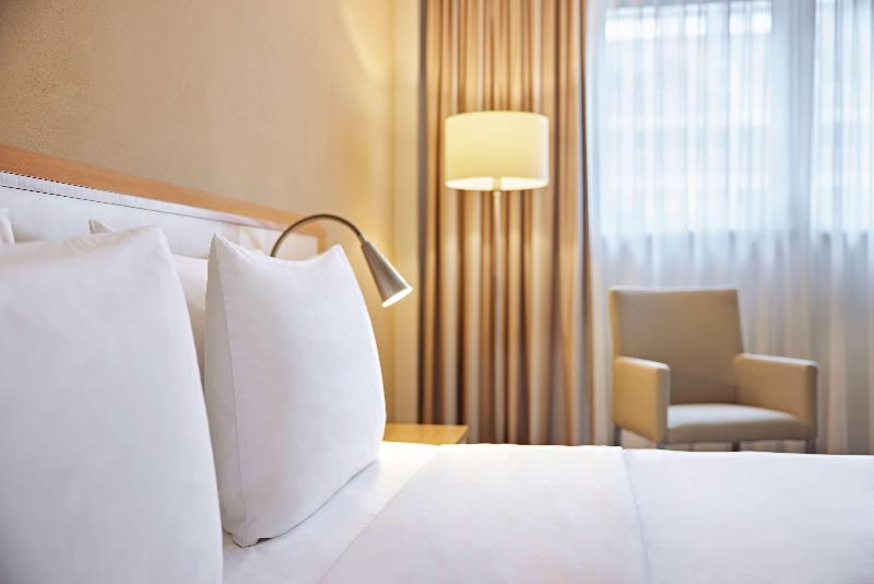 Lindner Hotel Cologne Am Dom, part of JdV by Hyatt - Oda