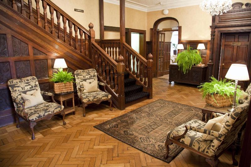 Rowton Hall - Lobi