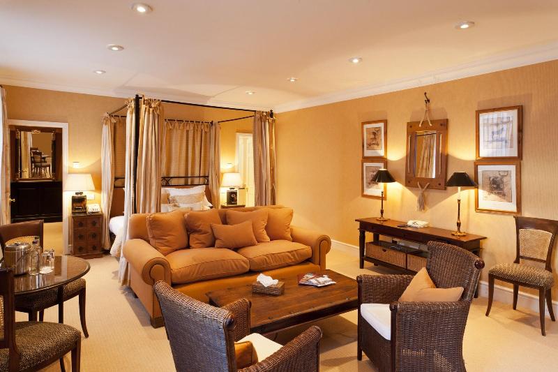 Rowton Hall - Oda
