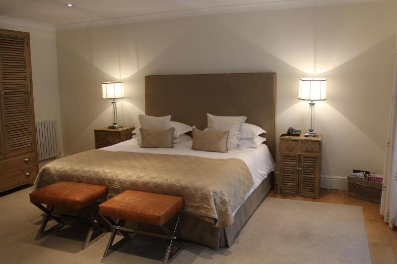 Rowton Hall - Oda
