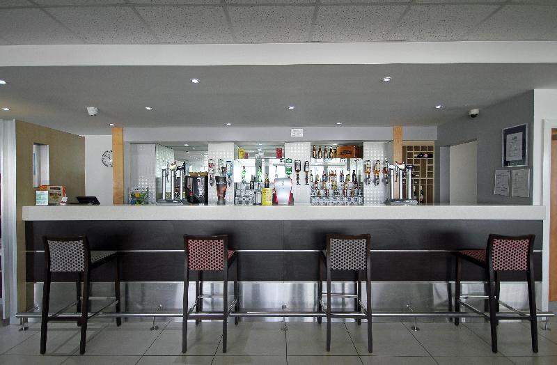 Holiday Inn Express Nuneaton - Bar