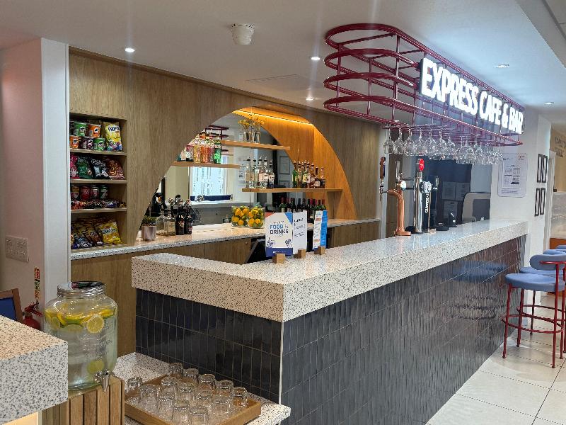 Holiday Inn Express Nuneaton - Bar