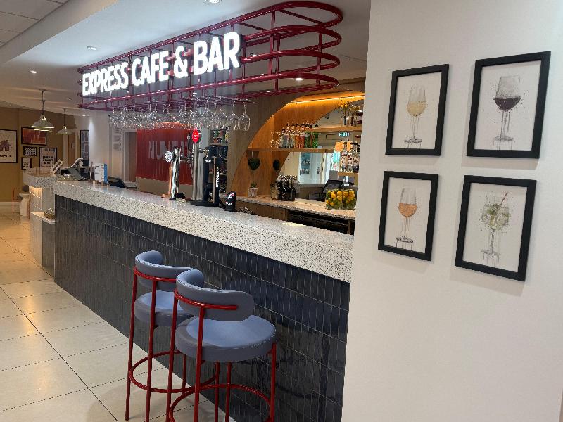 Holiday Inn Express Nuneaton - Bar