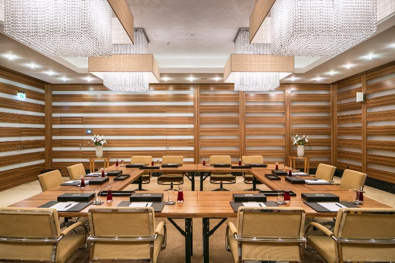 Falkensteiner Schlosshotel Velden - Toplantı