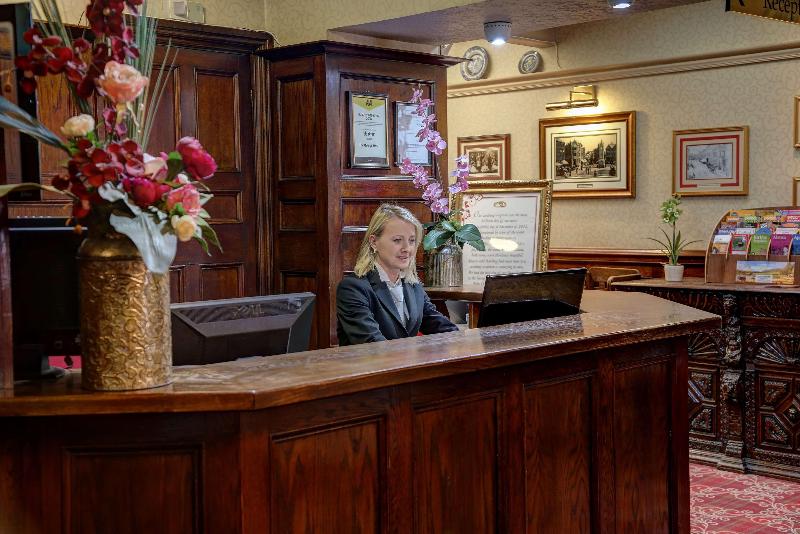 The George Hotel - Lobi