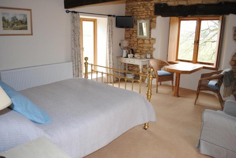 The Fox Inn - Genel