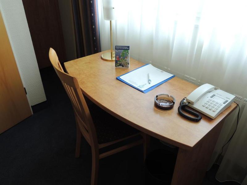 Airport Business Koeln - Genel