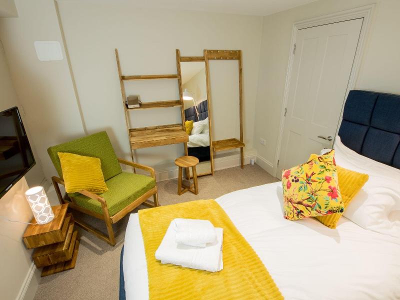 Regency House - Genel