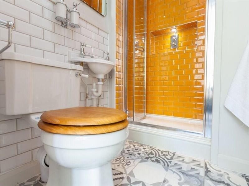 Regency House - Genel