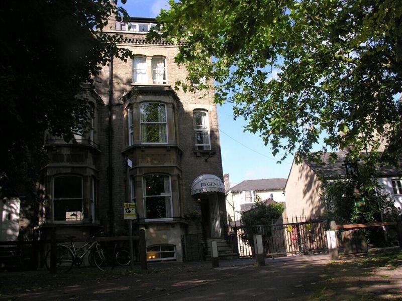 Regency House - Genel