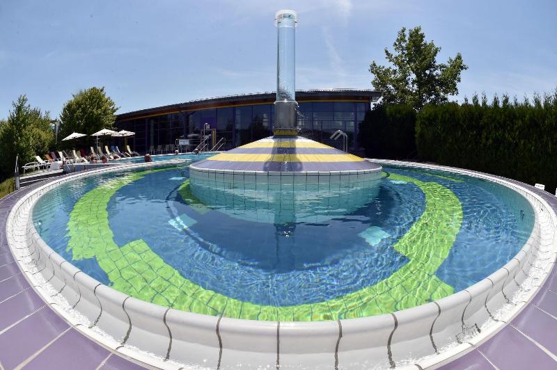 Santé Royale Hotel & Gesundheitsresort Warmbad Wol - Havuz