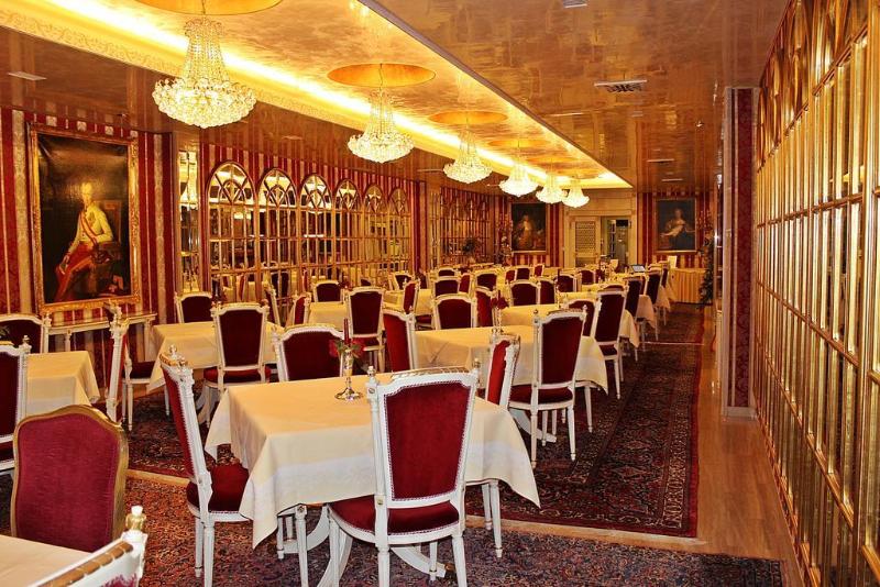 Palais Porcia - Genel