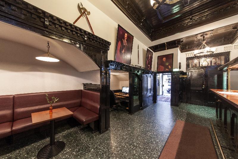 Hotel Ahl Meerkatzen - Lobi