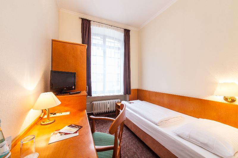 Hotel Ahl Meerkatzen - Oda